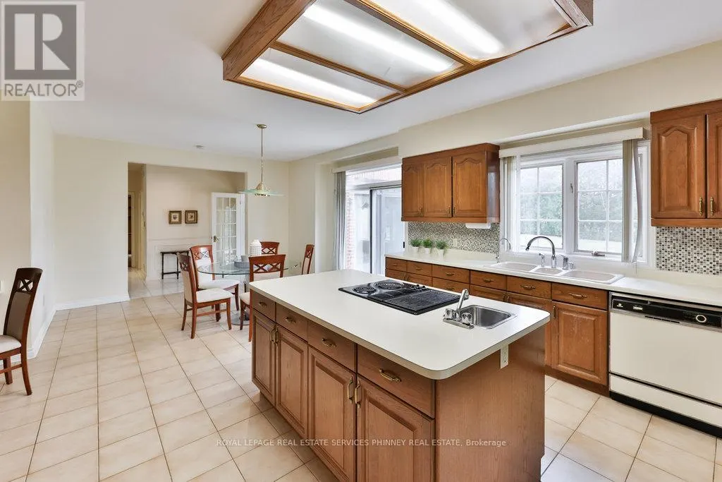 2390 MISSISSAUGA ROAD