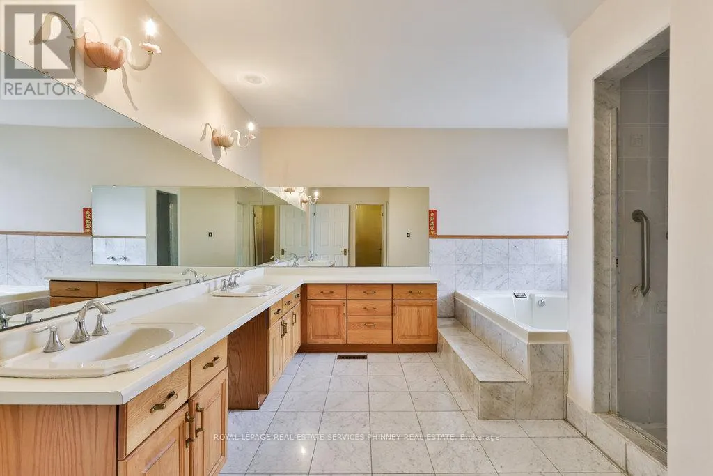2390 MISSISSAUGA ROAD