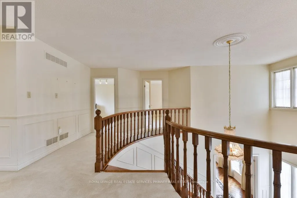 2390 MISSISSAUGA ROAD