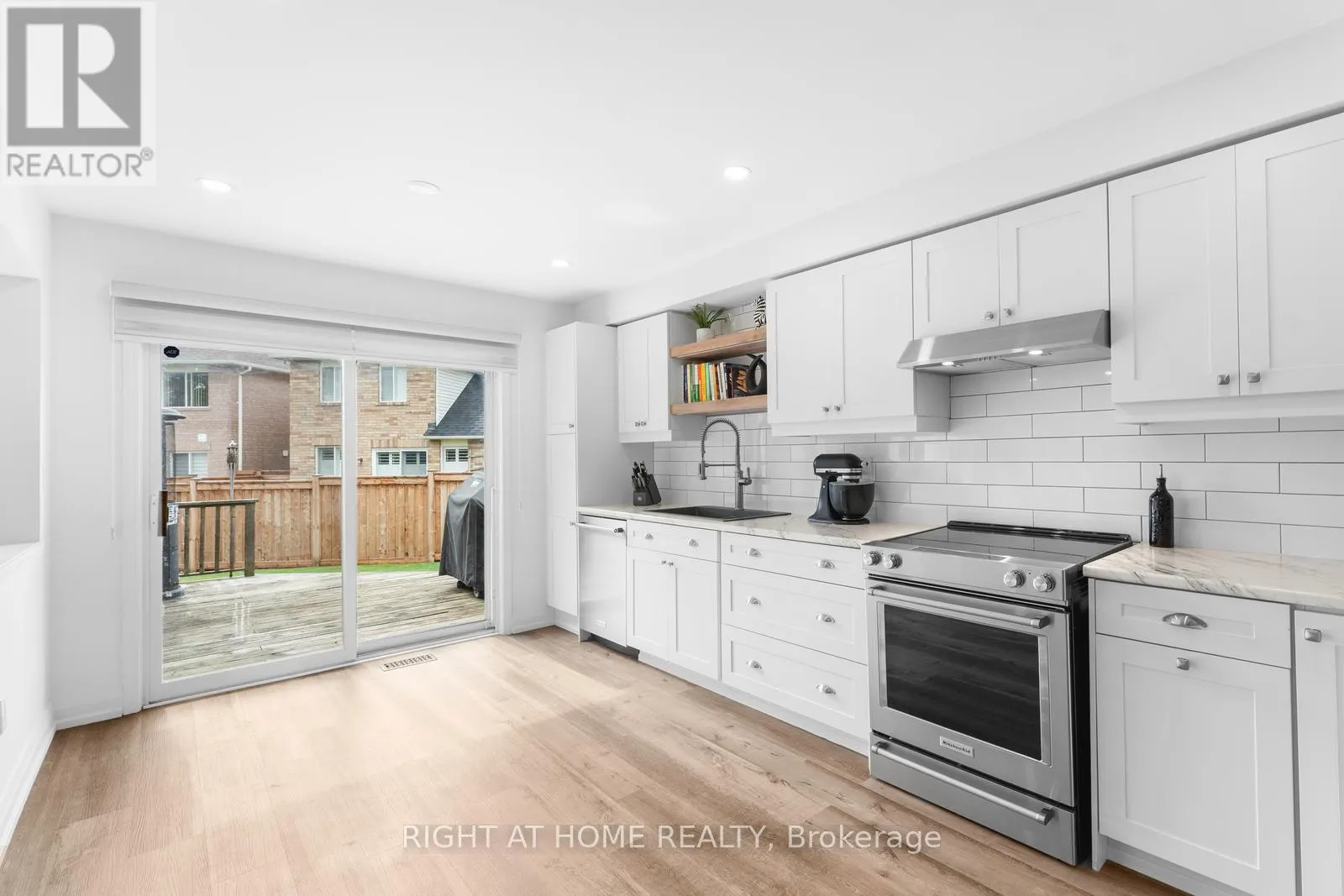 394 BAVERSTOCK CRESCENT