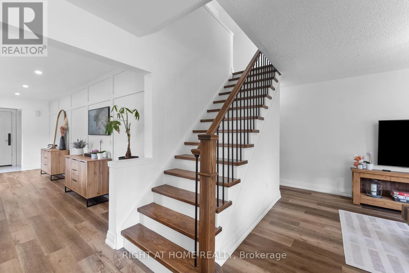 394 BAVERSTOCK CRESCENT