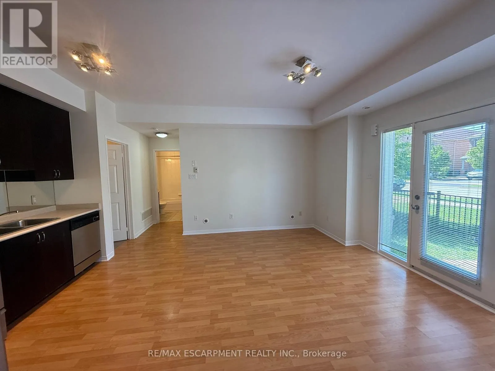 8 - 5055 OSCAR PETERSON BOULEVARD