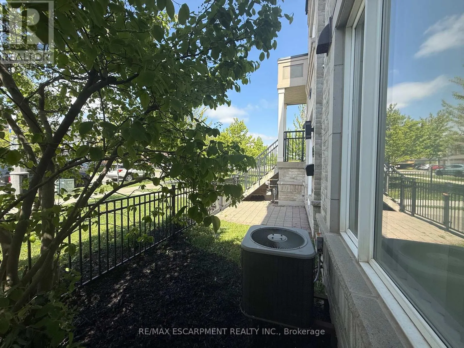 8 - 5055 OSCAR PETERSON BOULEVARD