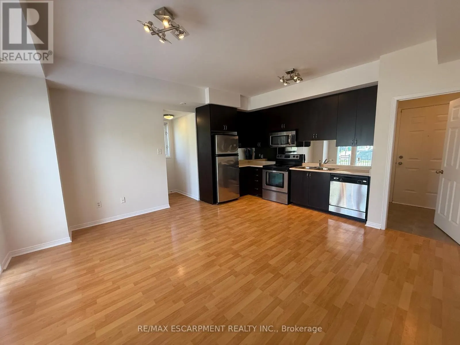 8 - 5055 OSCAR PETERSON BOULEVARD