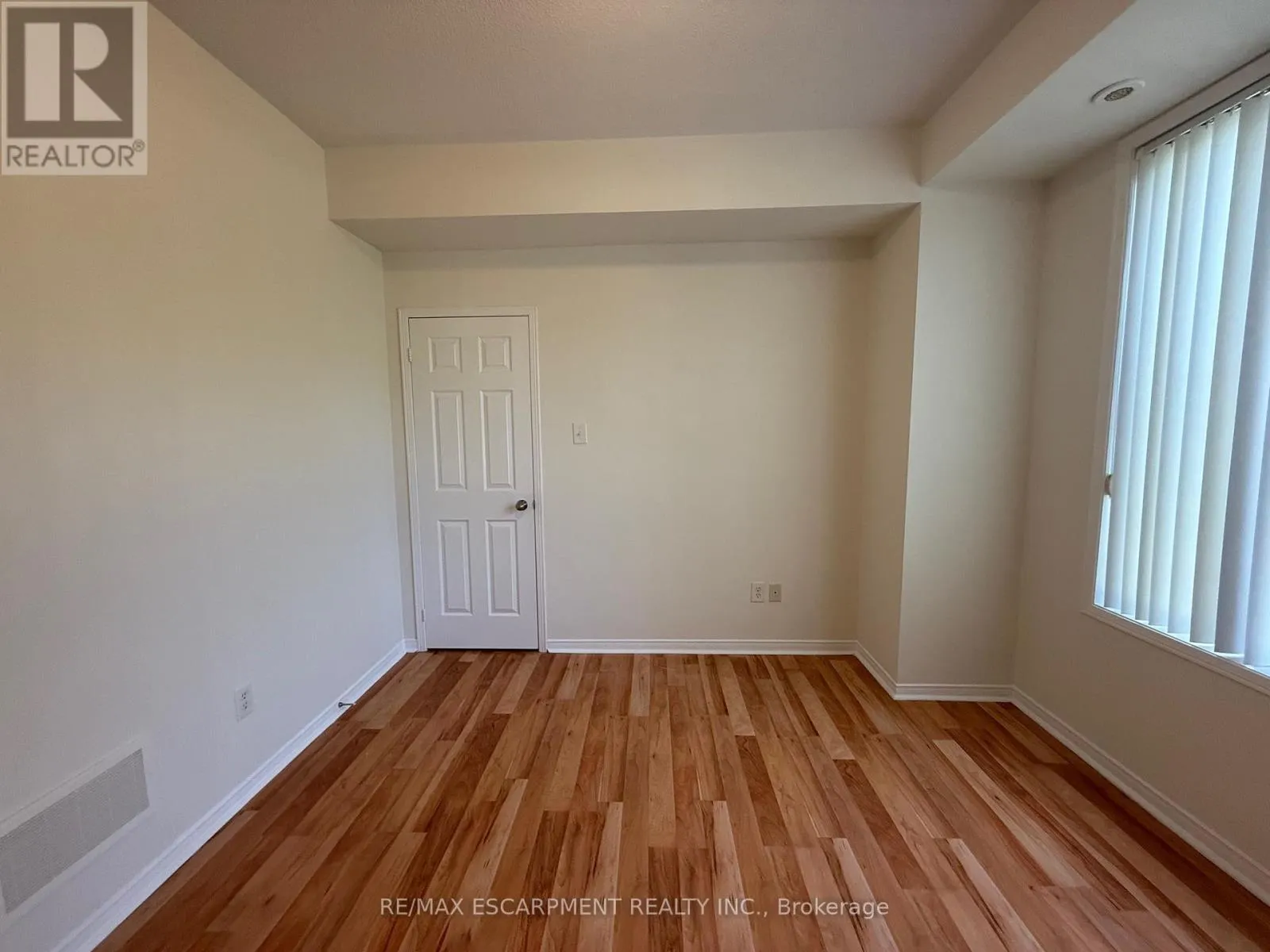 8 - 5055 OSCAR PETERSON BOULEVARD