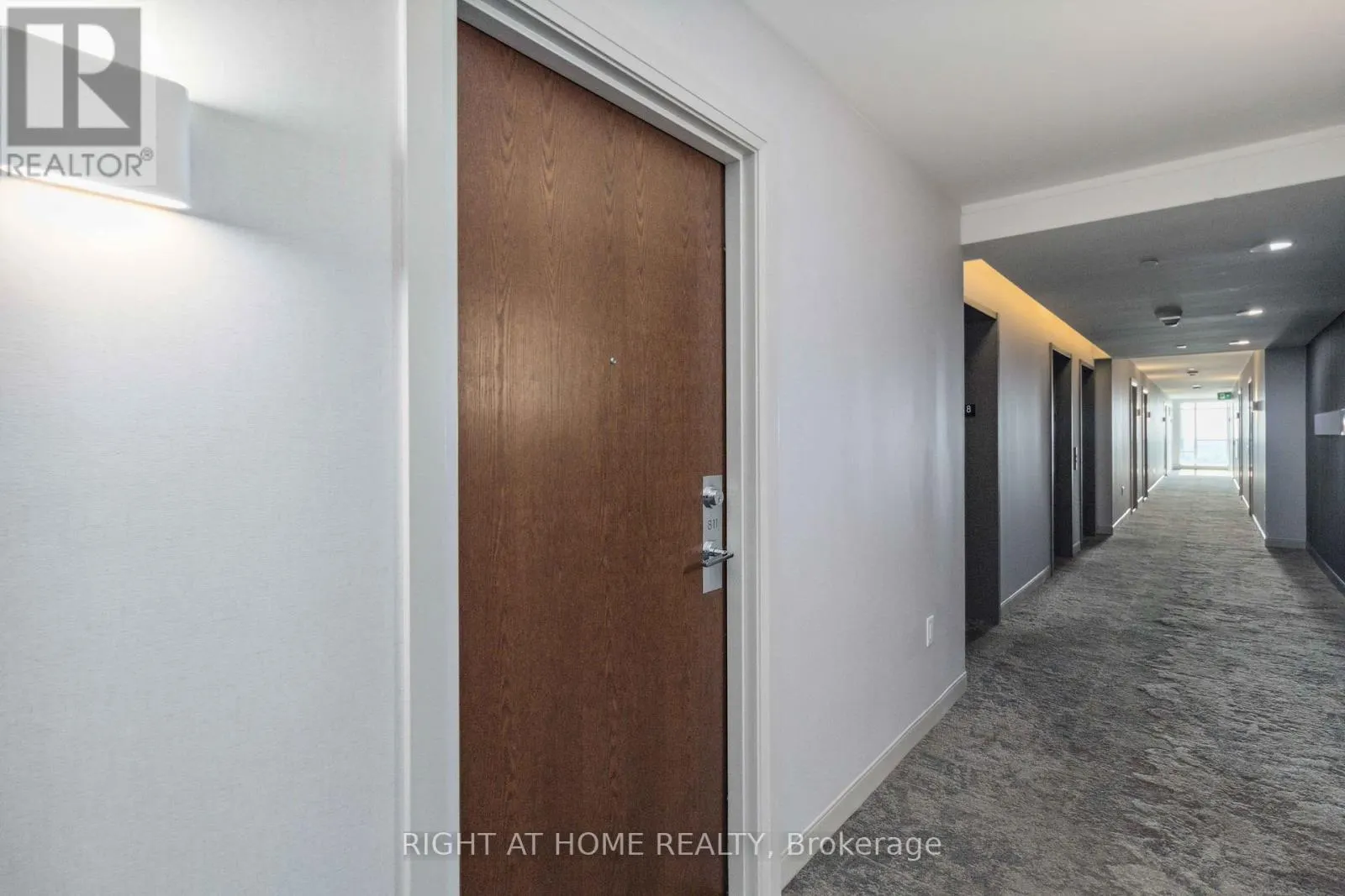 811 - 2560 EGLINTON AVENUE W