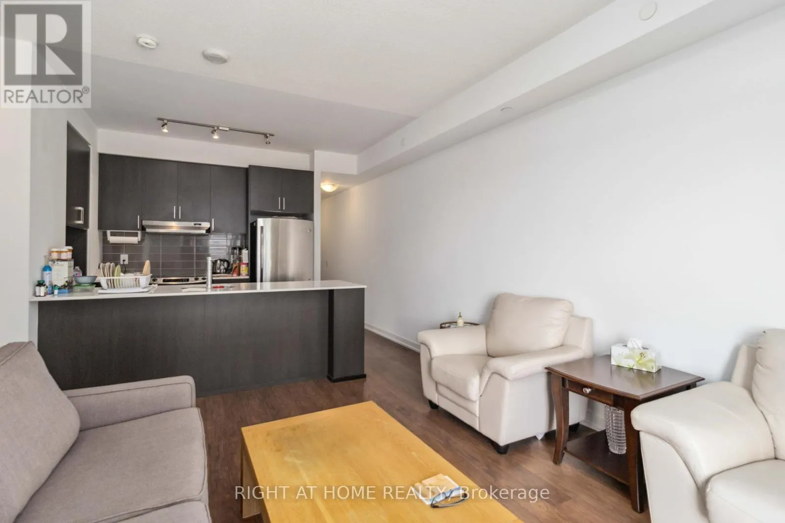 811 - 2560 EGLINTON AVENUE W