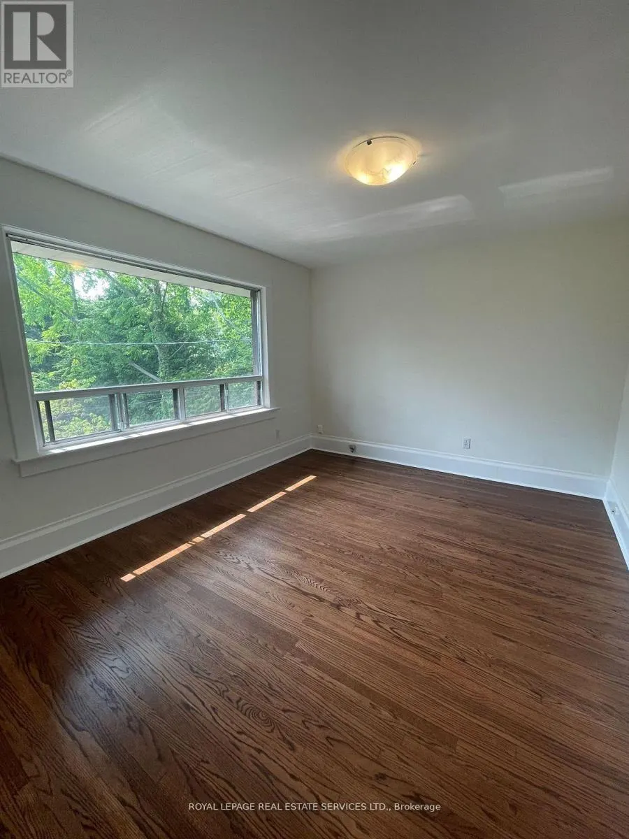 UPPER - 239 ELLIS AVENUE