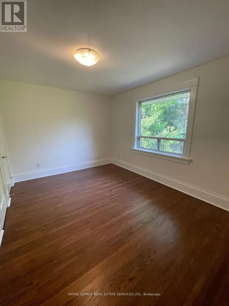 UPPER - 239 ELLIS AVENUE