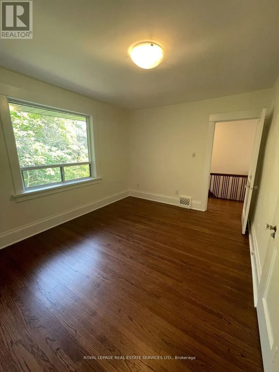 UPPER - 239 ELLIS AVENUE