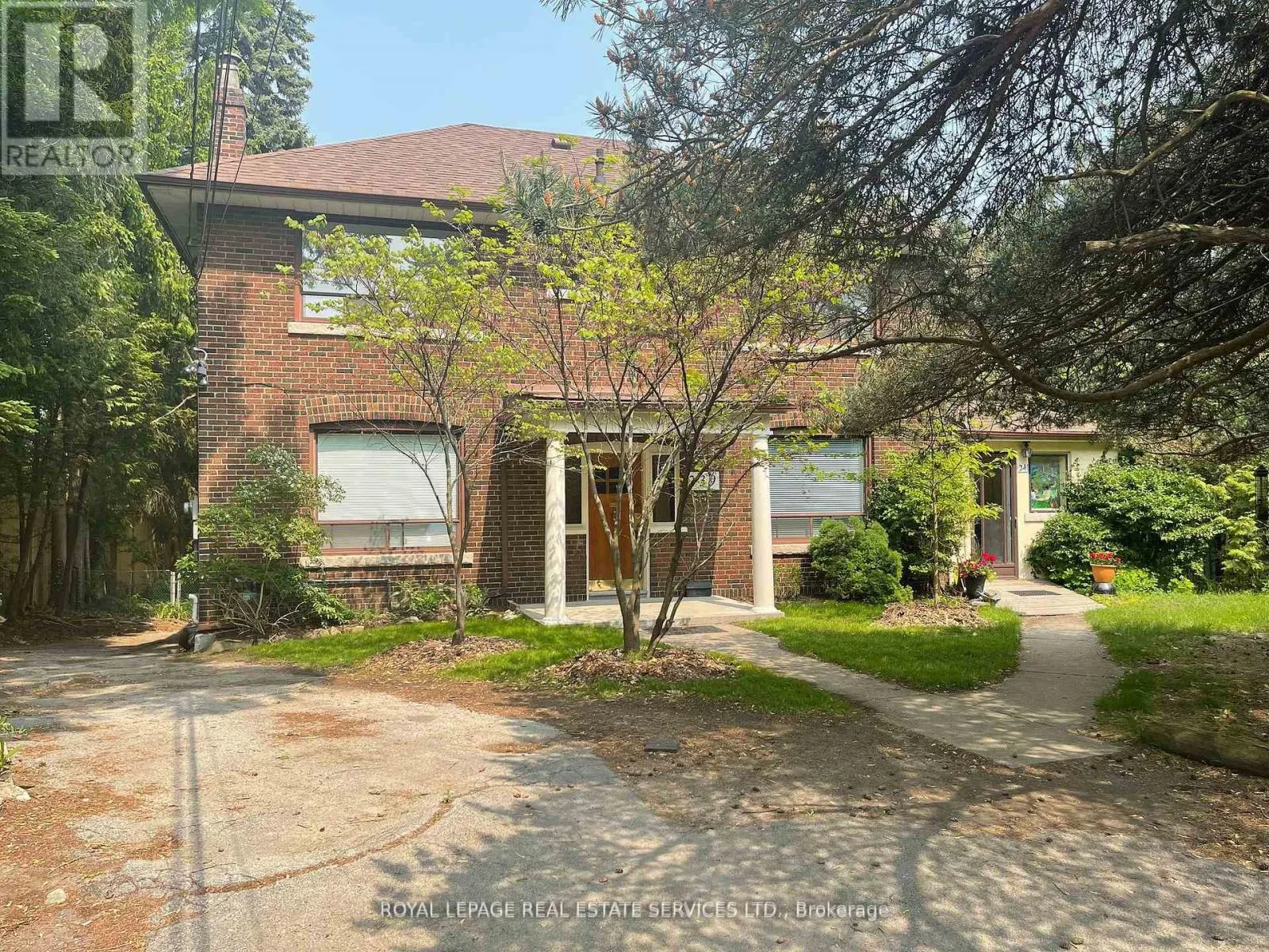 UPPER - 239 ELLIS AVENUE