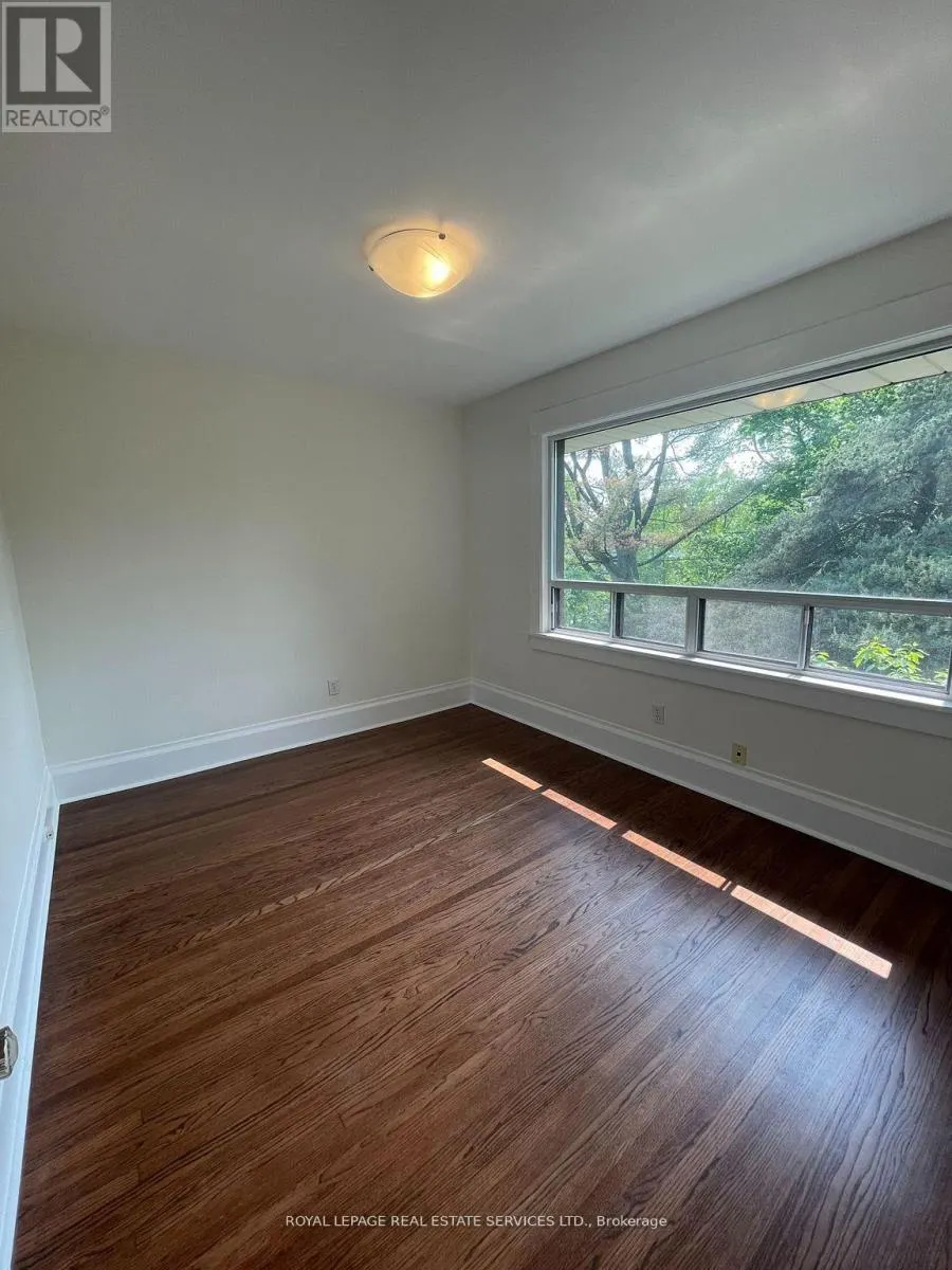 UPPER - 239 ELLIS AVENUE