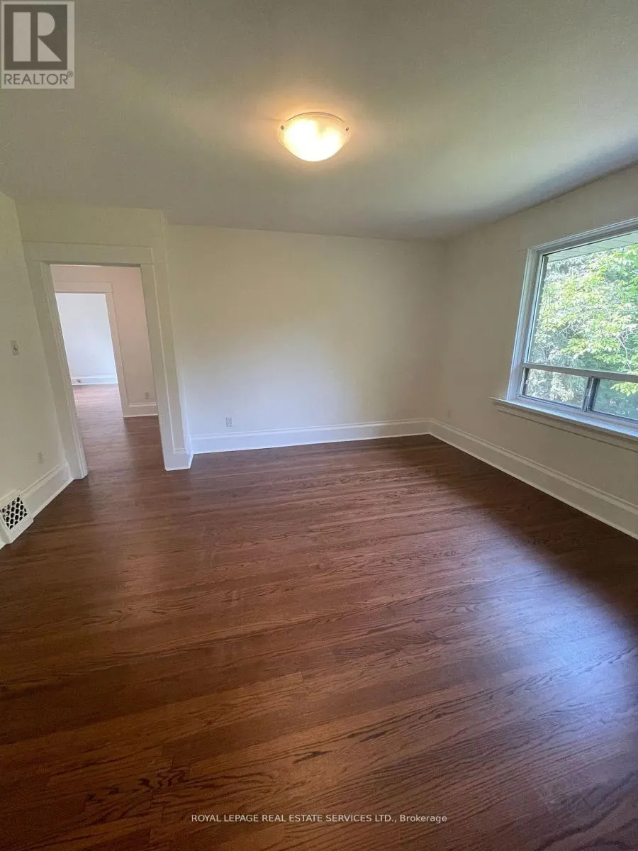 UPPER - 239 ELLIS AVENUE