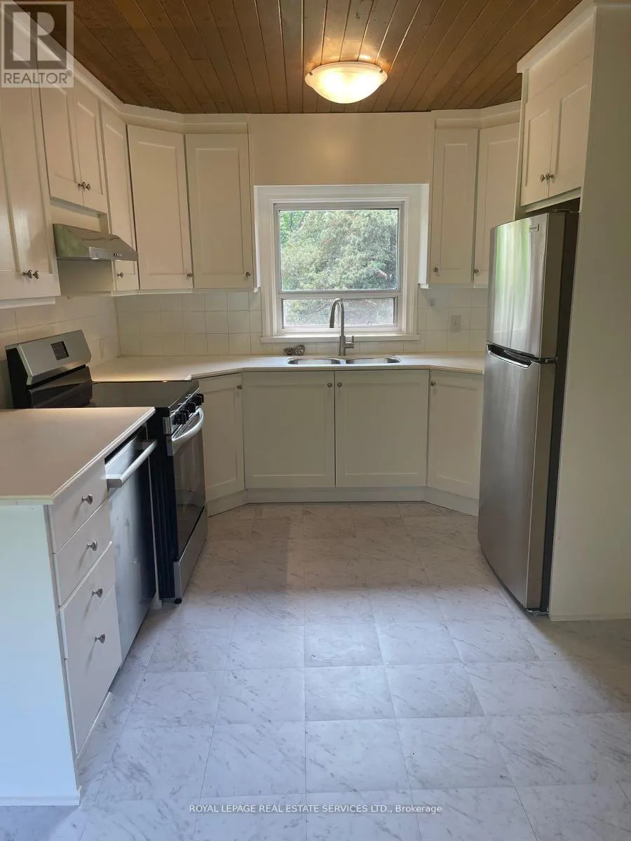 UPPER - 239 ELLIS AVENUE