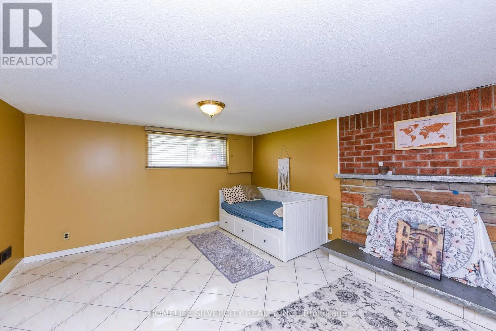 3350 LEHIGH CRESCENT
