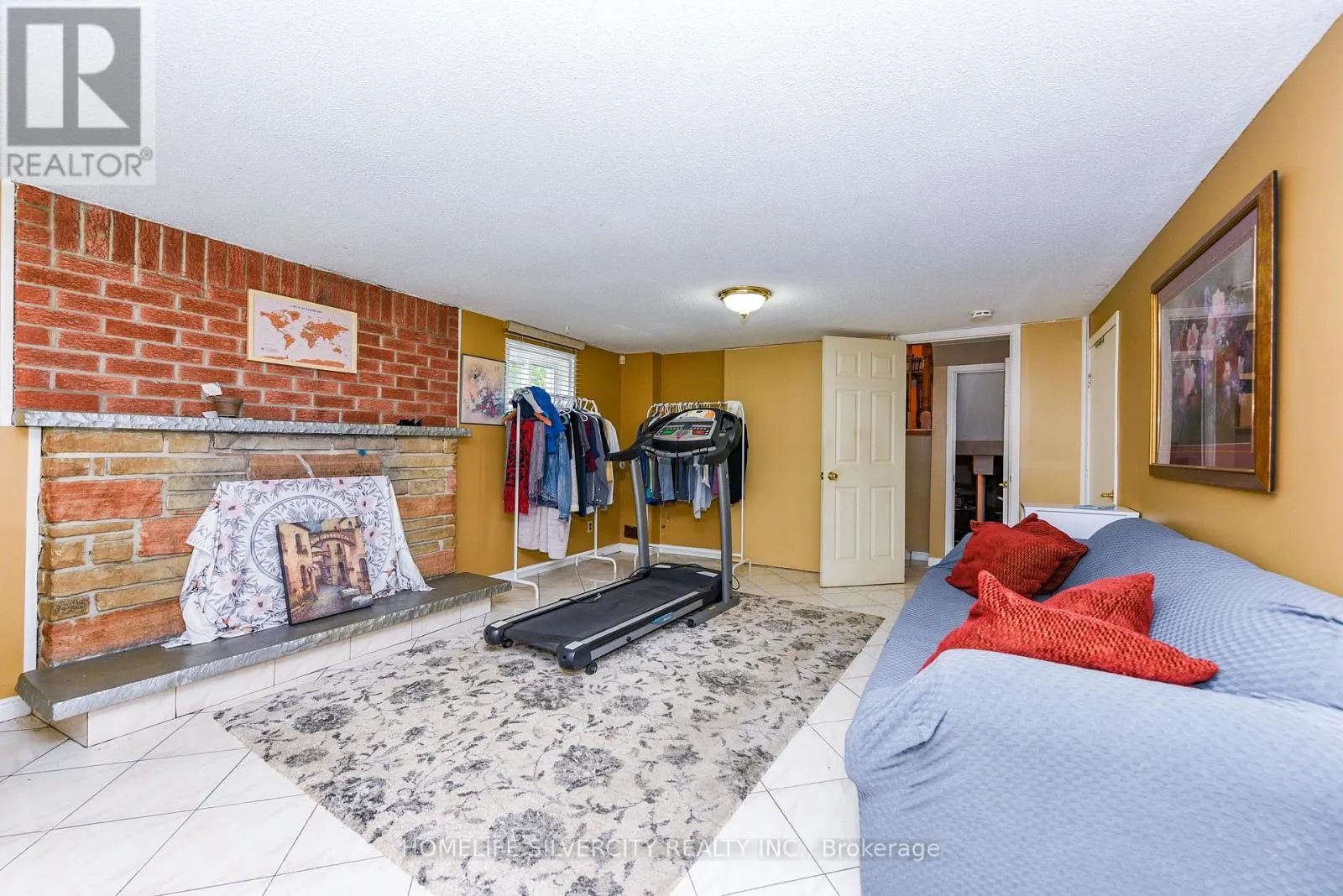 3350 LEHIGH CRESCENT