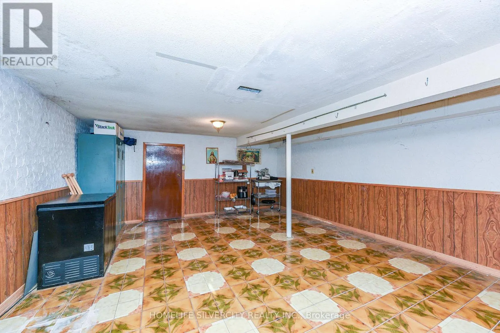 3350 LEHIGH CRESCENT