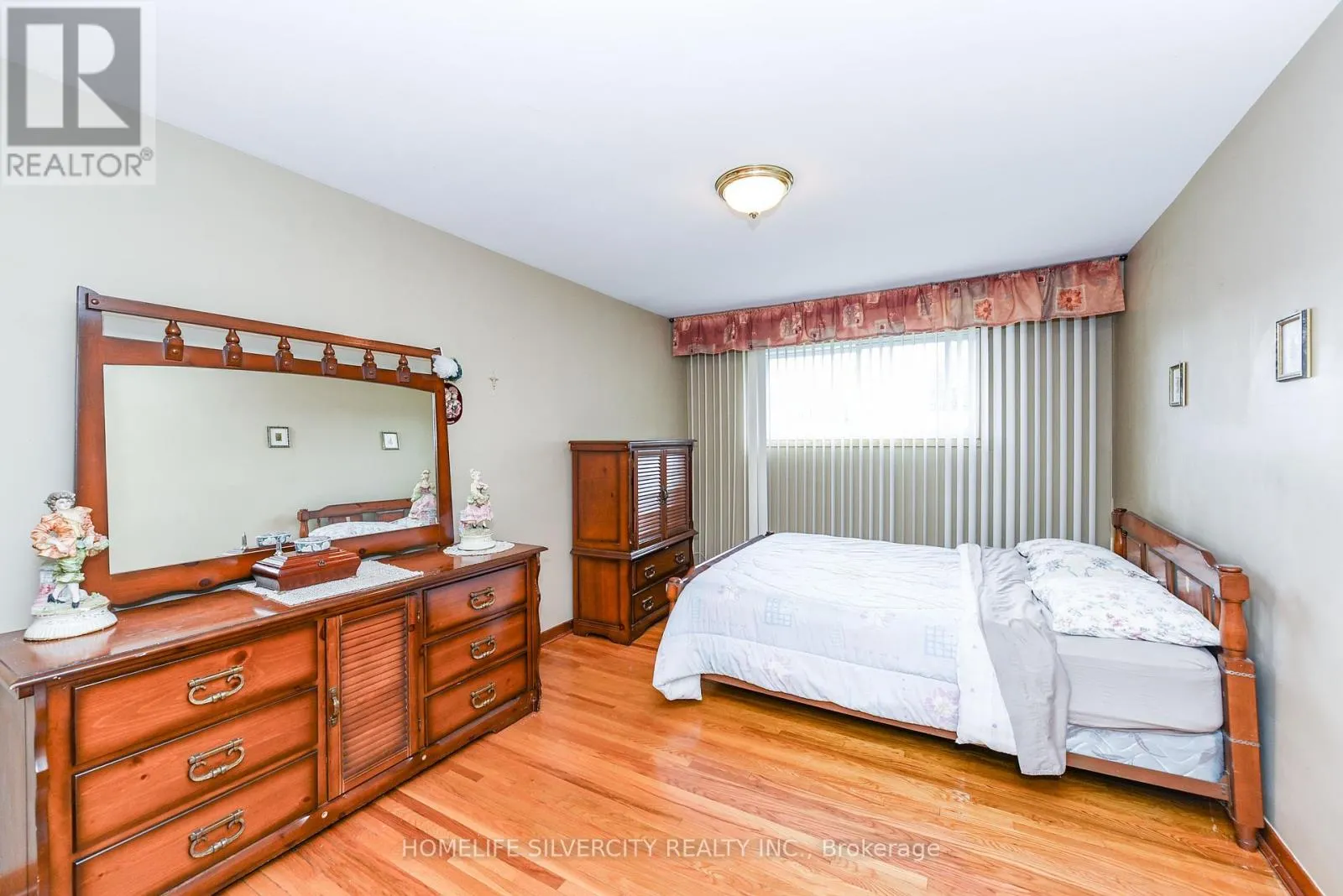 3350 LEHIGH CRESCENT