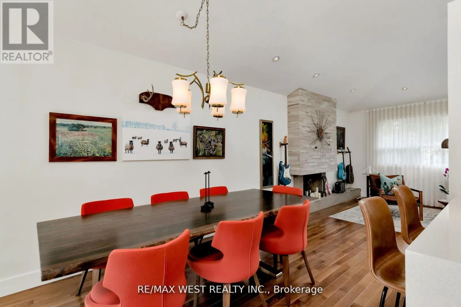 10 VANELLAN COURT