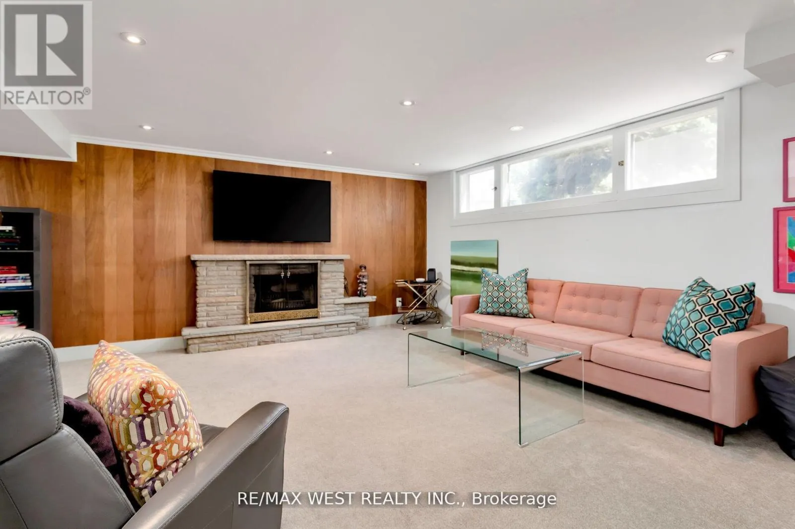 10 VANELLAN COURT