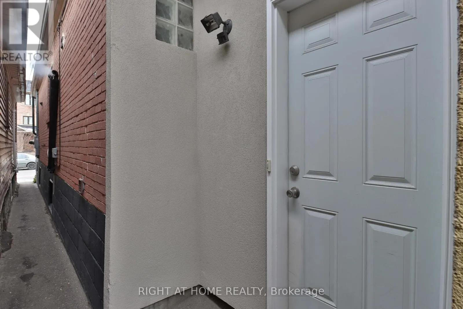 BSMT - 215A CHAMBERS AVENUE