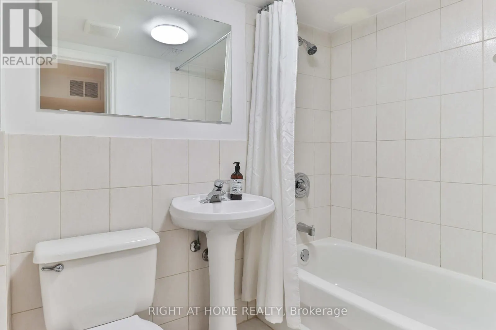 BSMT - 215A CHAMBERS AVENUE