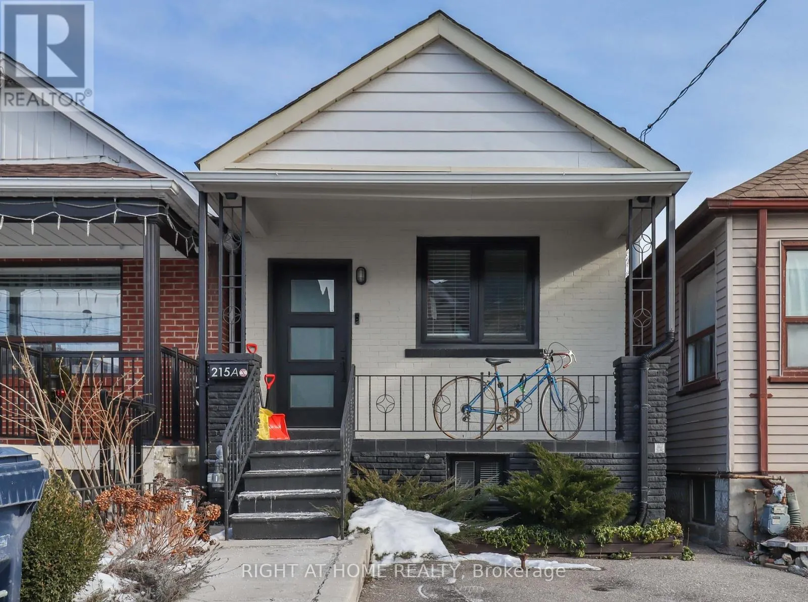 BSMT - 215A CHAMBERS AVENUE