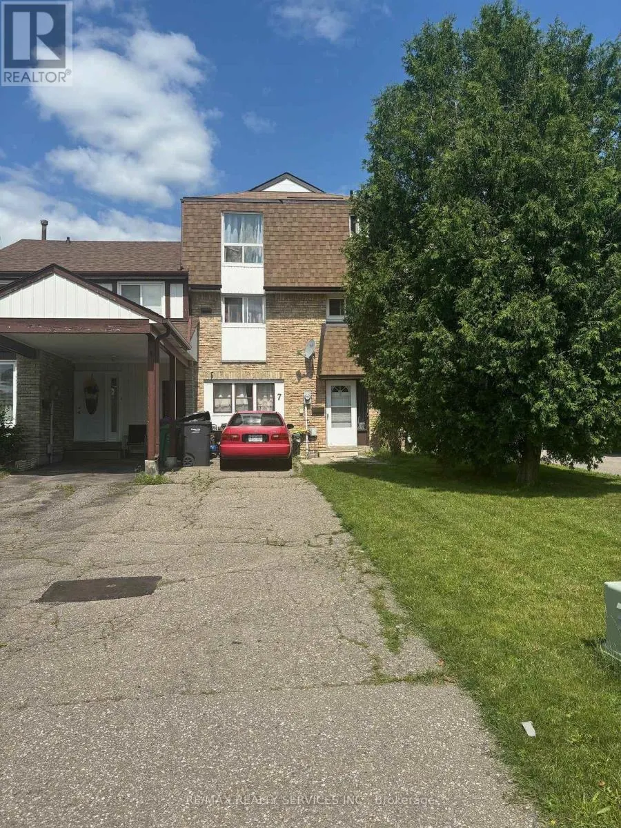7 FANSHAWE DRIVE