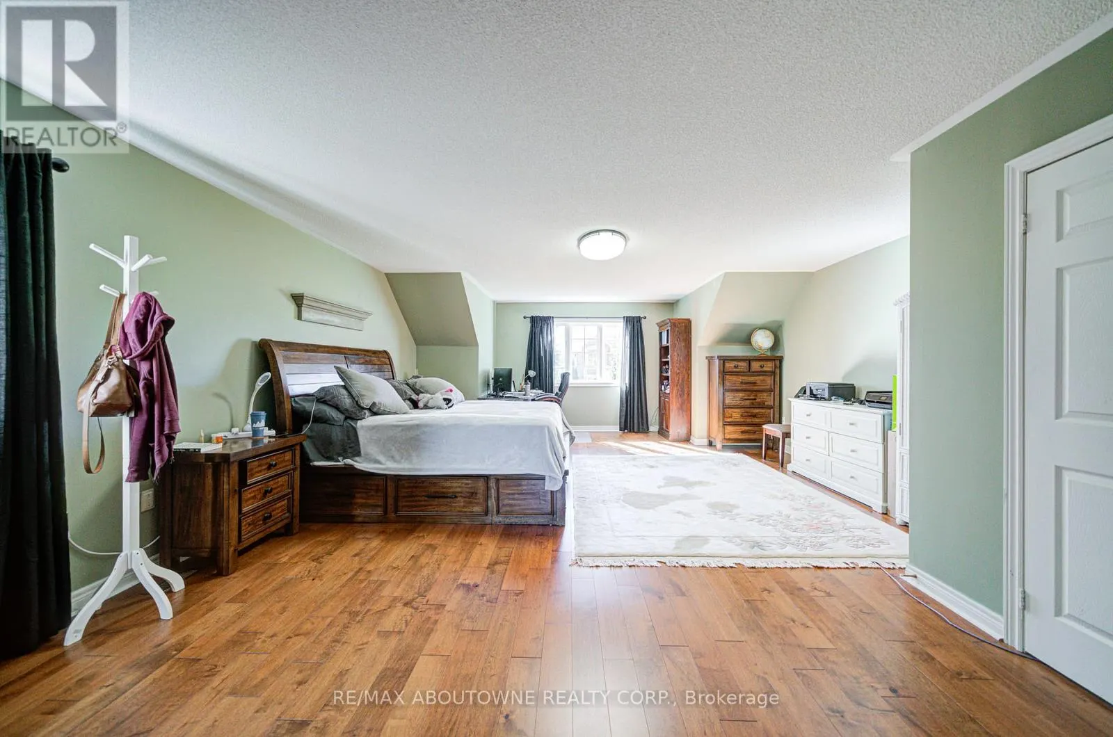 2193 MEADOWLAND DRIVE