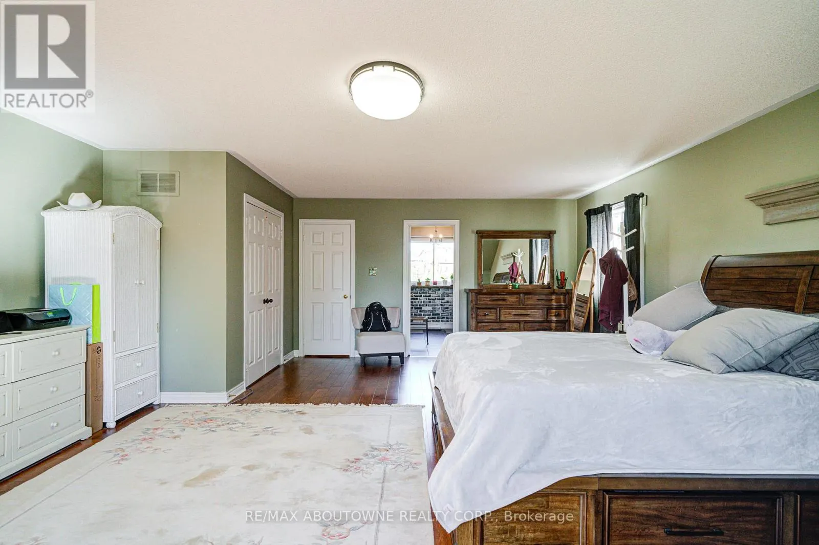 2193 MEADOWLAND DRIVE