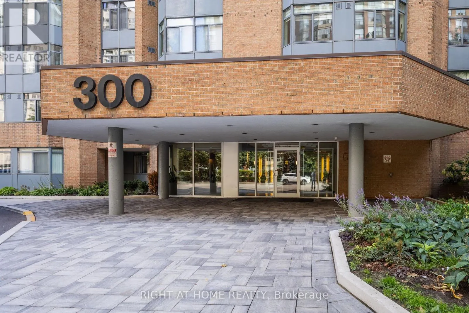 706 - 300 WEBB DRIVE