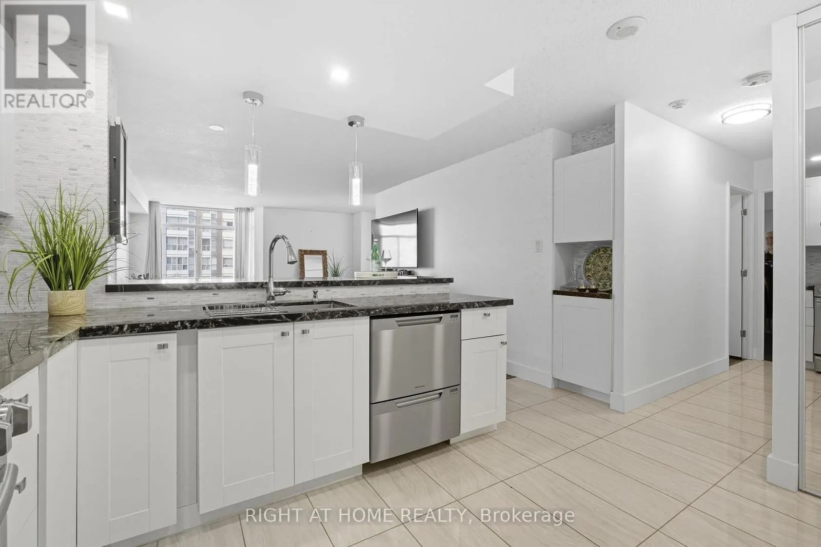 706 - 300 WEBB DRIVE