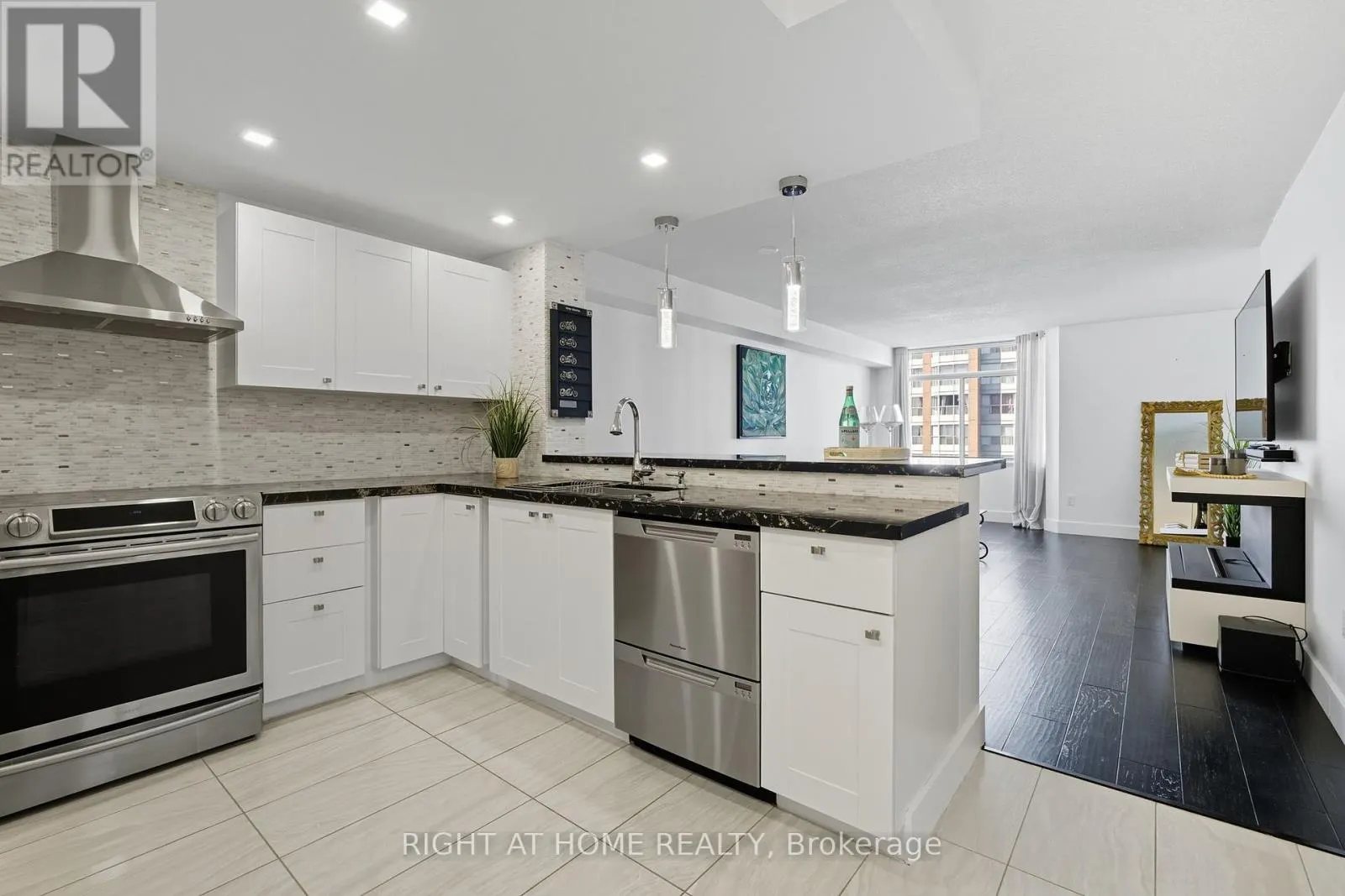 706 - 300 WEBB DRIVE