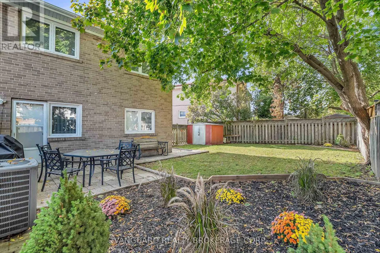 61 GAMBELLO CRESCENT