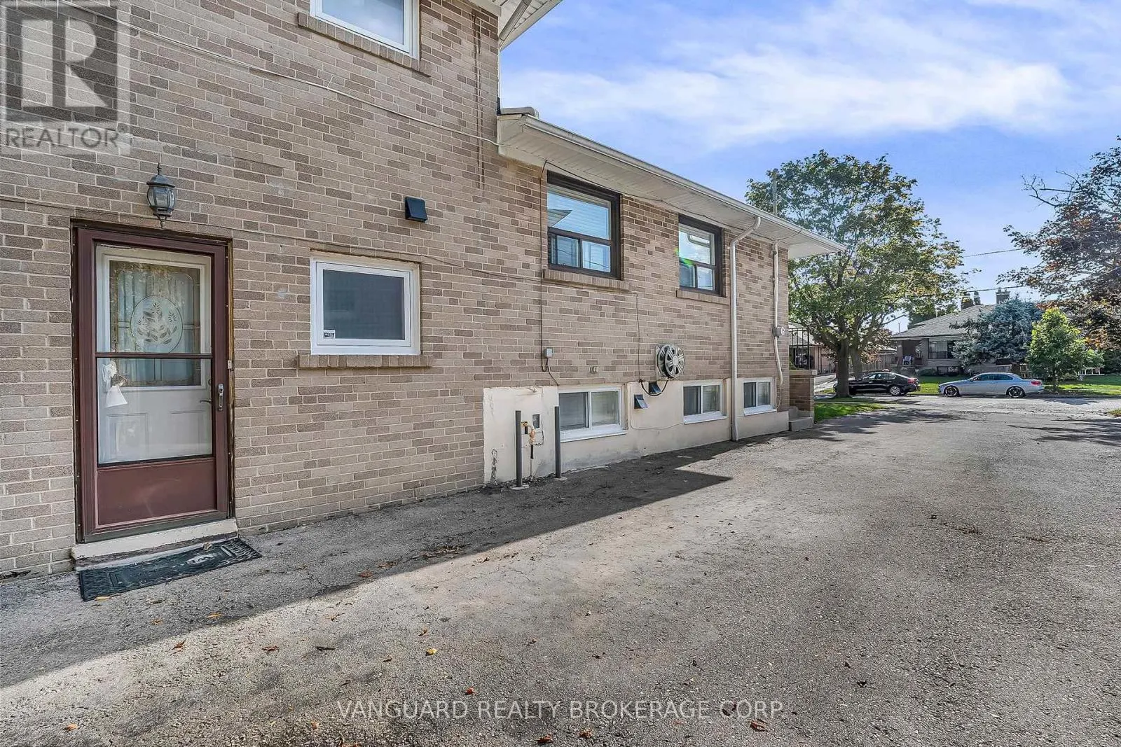 61 GAMBELLO CRESCENT
