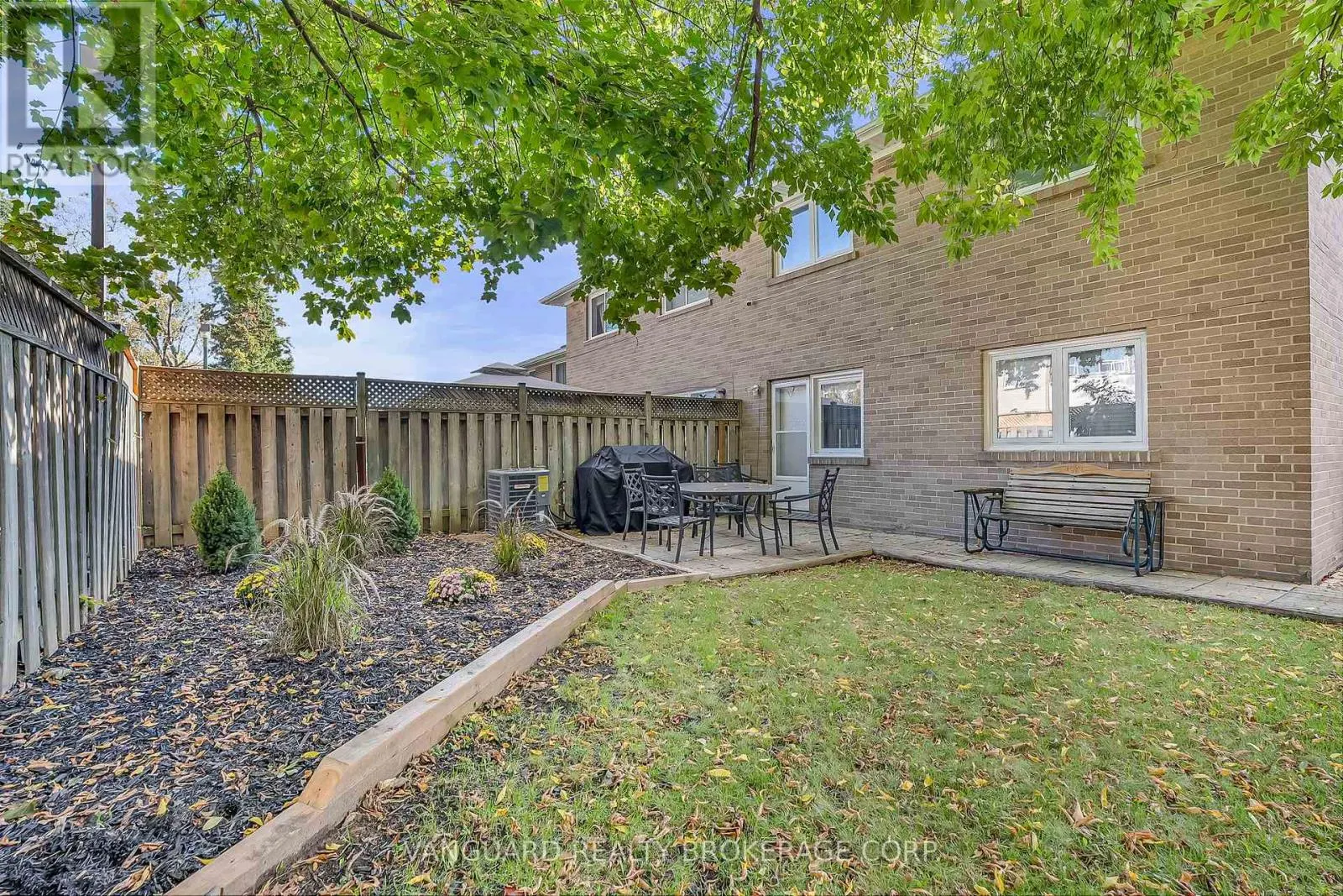 61 GAMBELLO CRESCENT