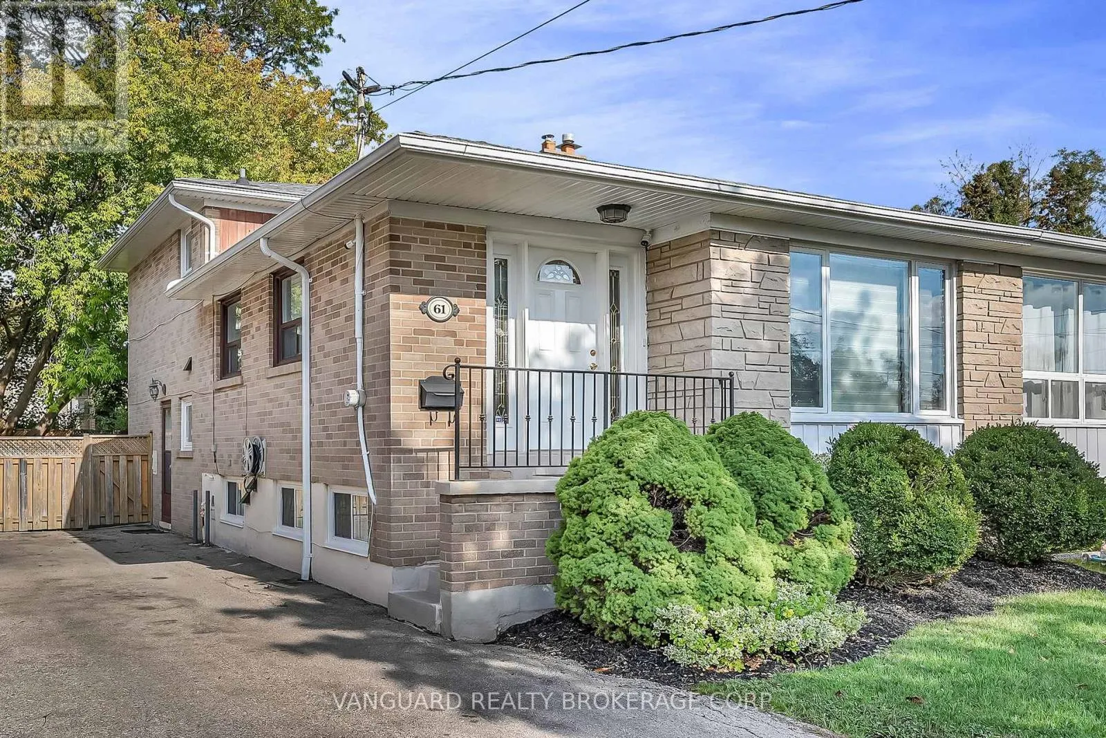61 GAMBELLO CRESCENT