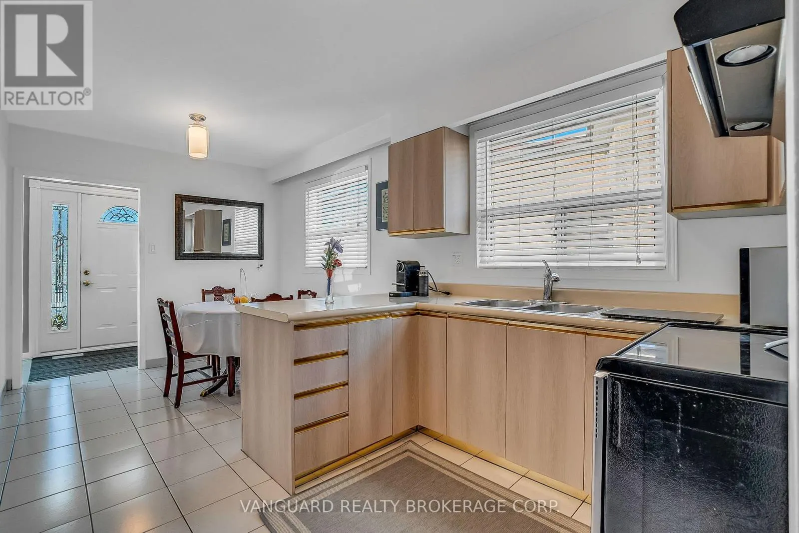 61 GAMBELLO CRESCENT