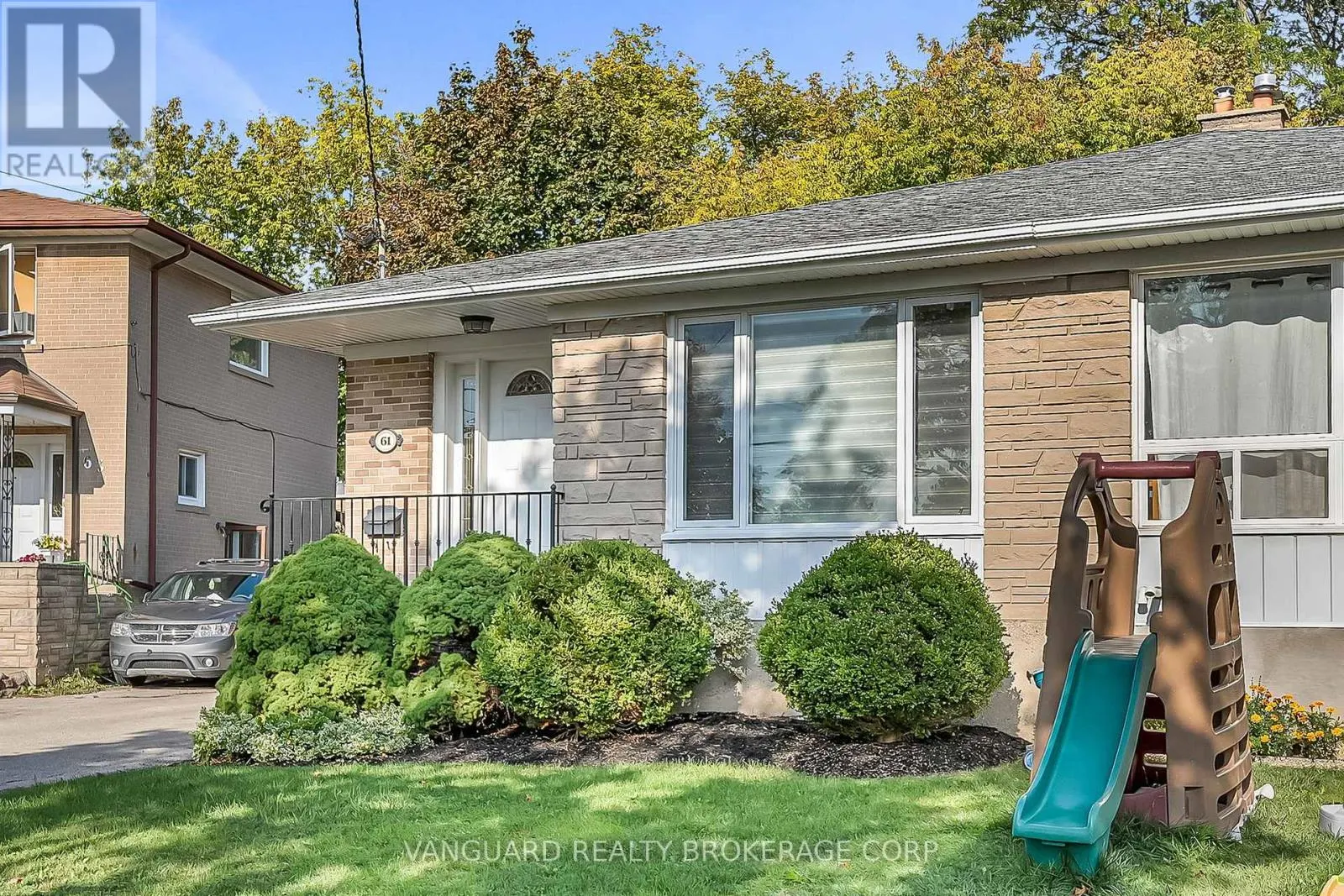 61 GAMBELLO CRESCENT