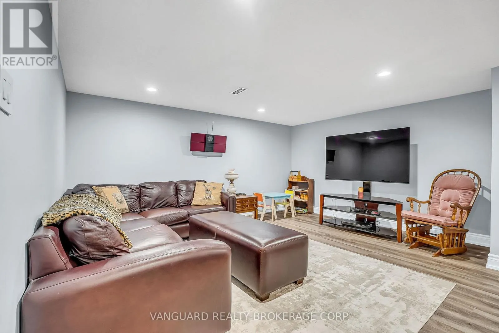 61 GAMBELLO CRESCENT