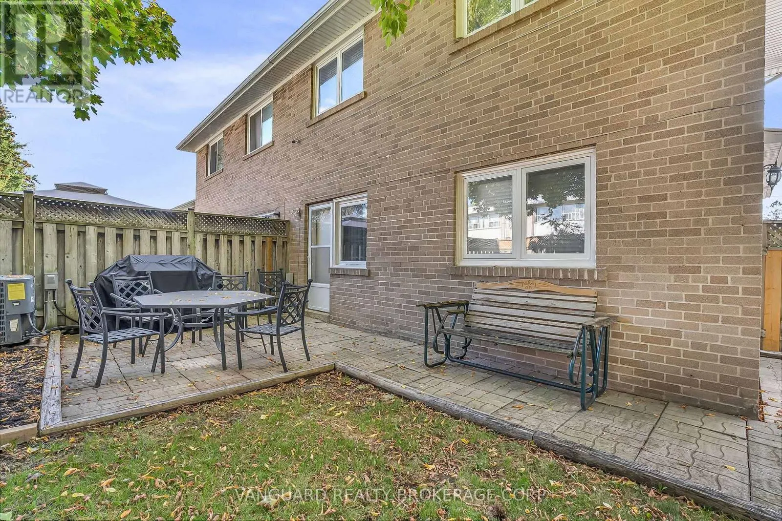 61 GAMBELLO CRESCENT