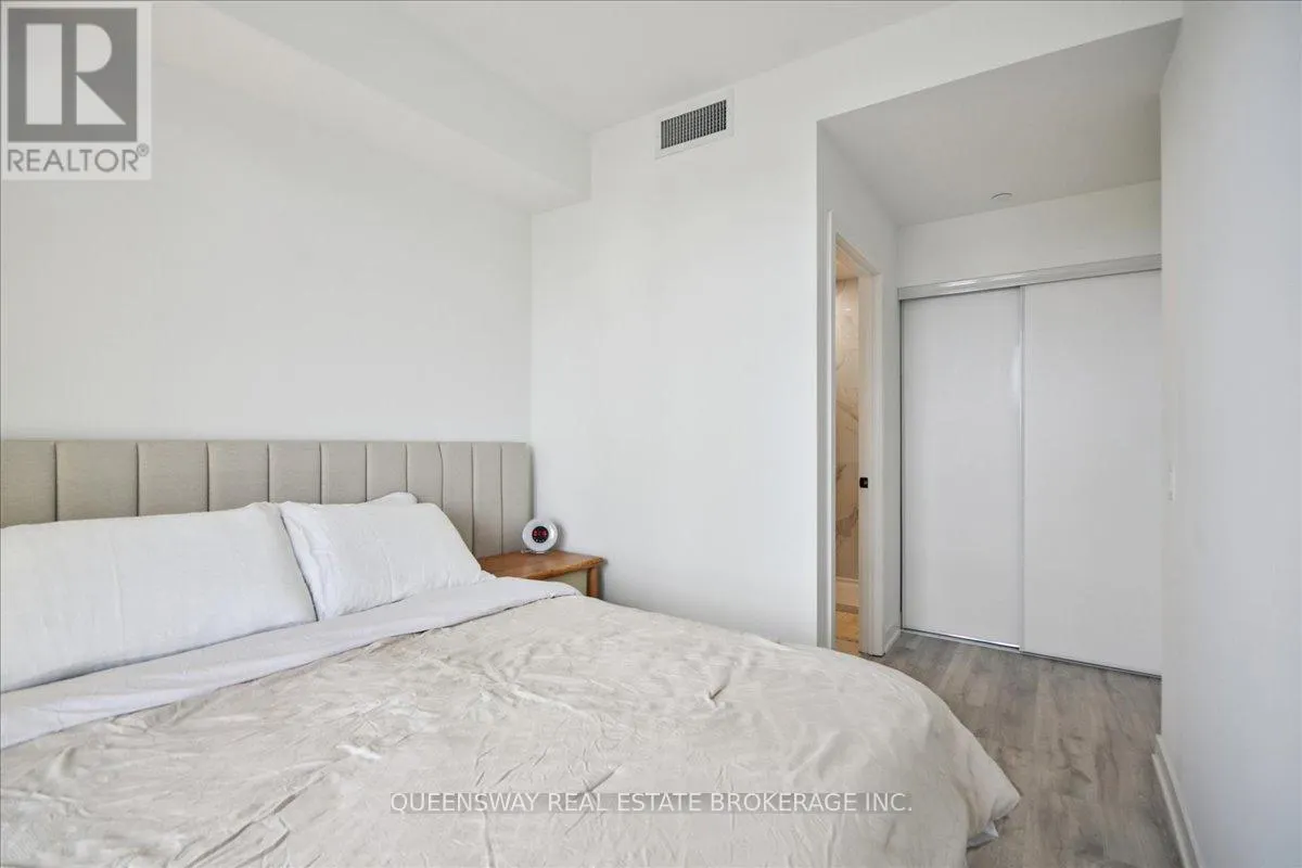 443 - 215 LAKESHORE ROAD W