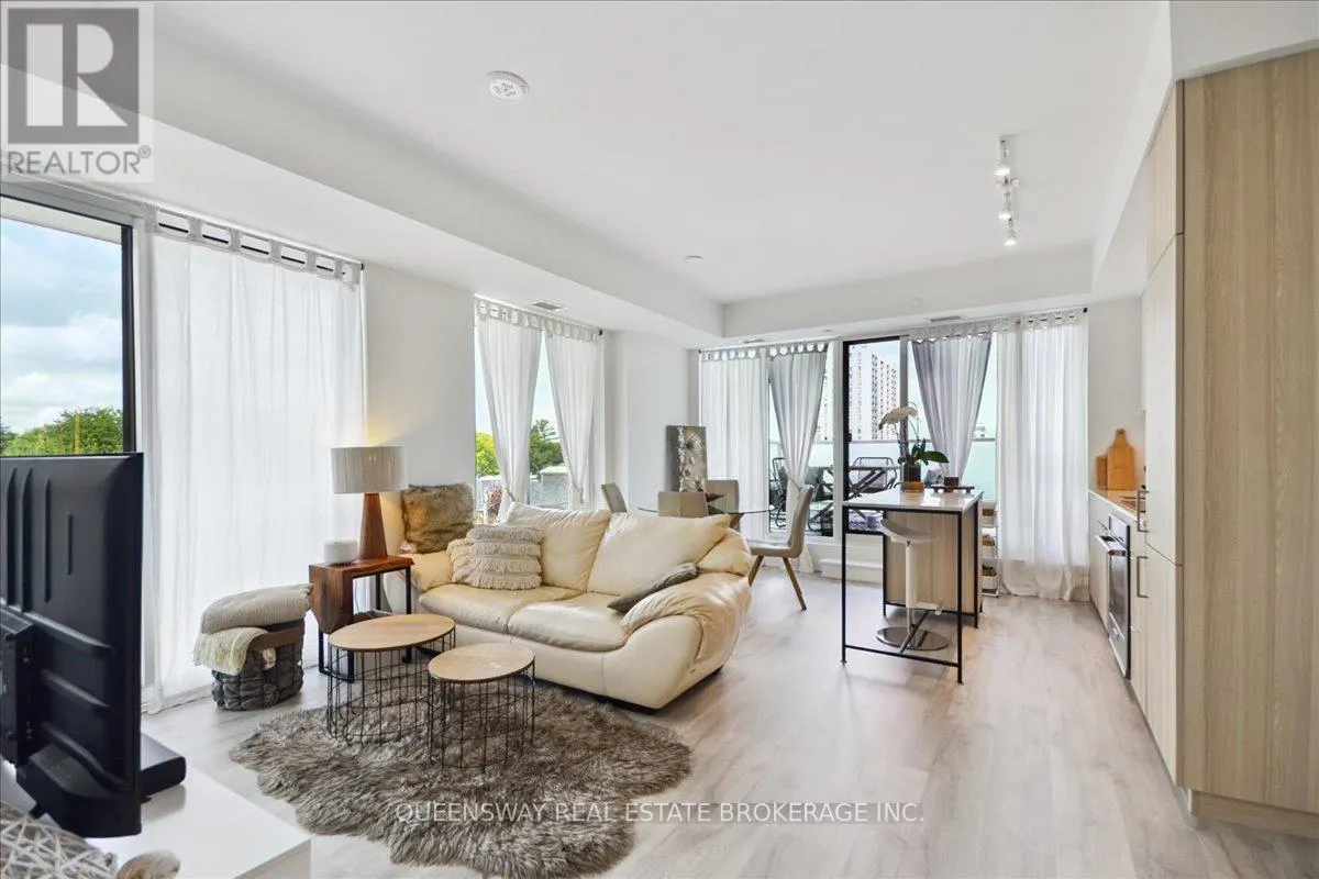 443 - 215 LAKESHORE ROAD W