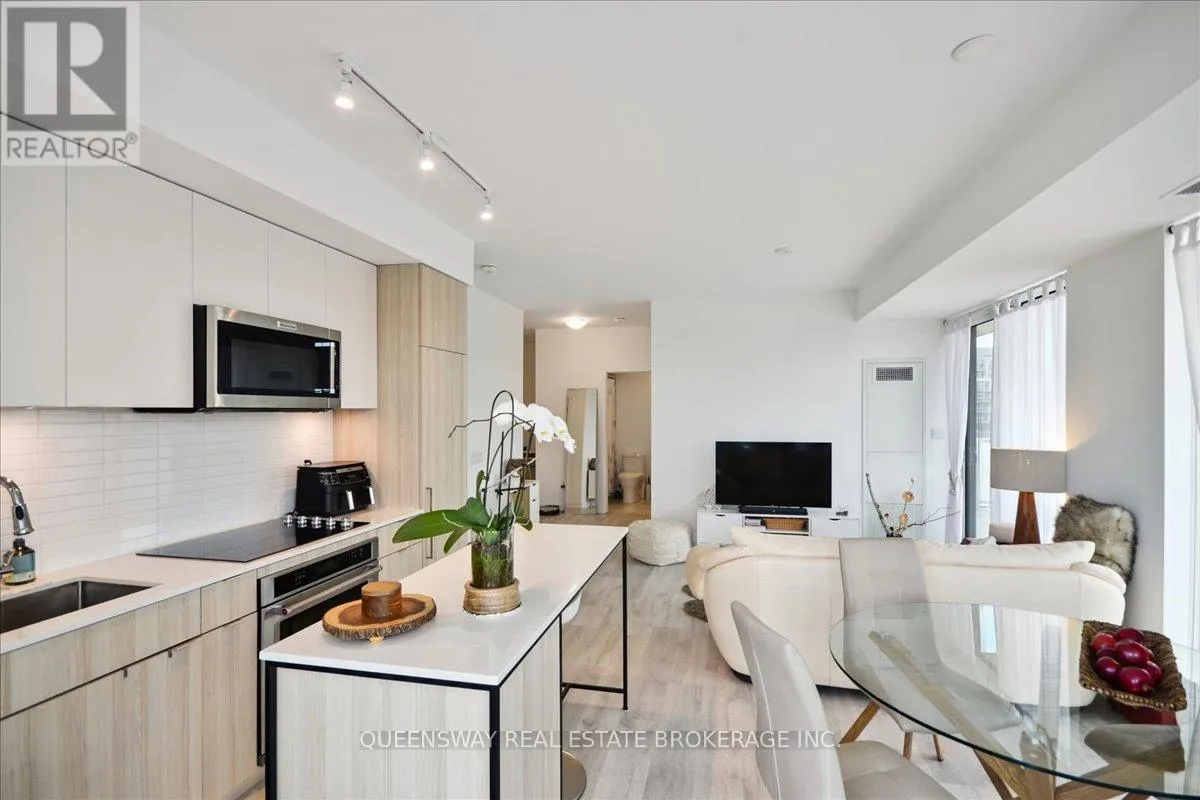 443 - 215 LAKESHORE ROAD W