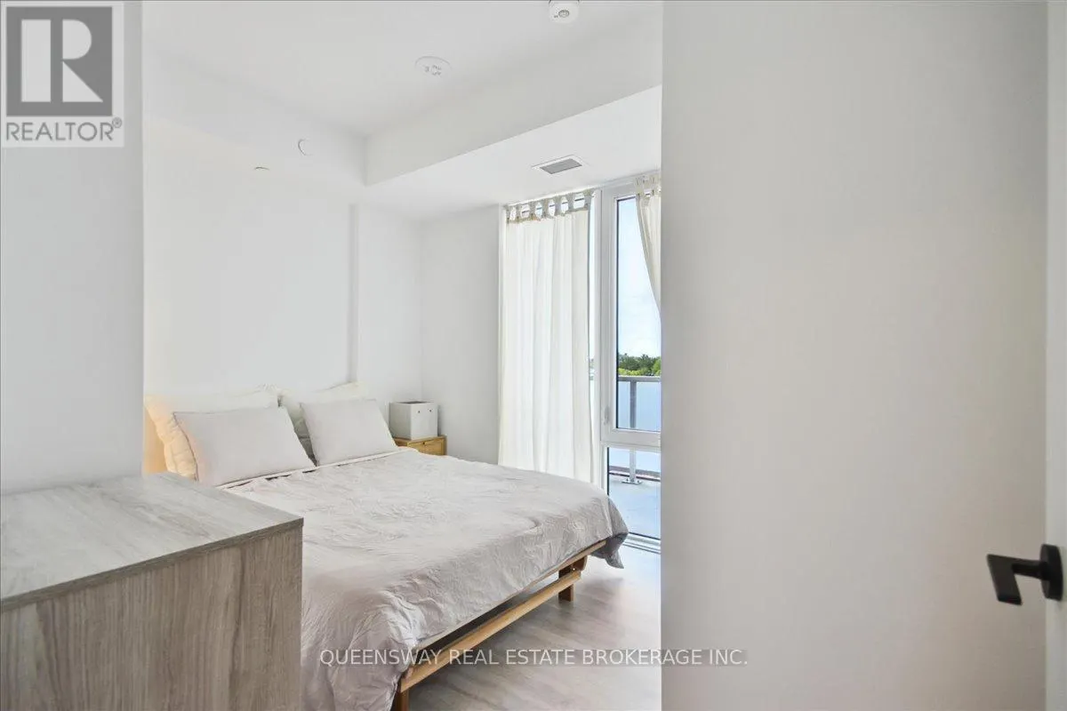 443 - 215 LAKESHORE ROAD W