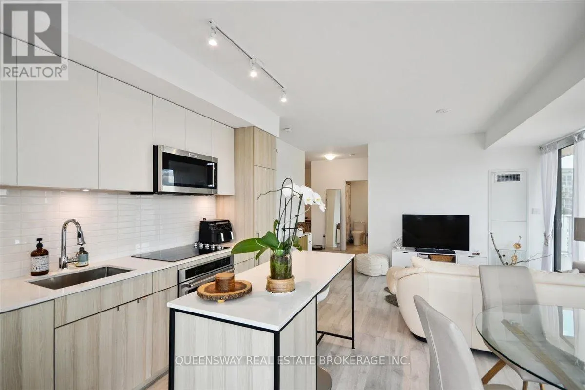 443 - 215 LAKESHORE ROAD W