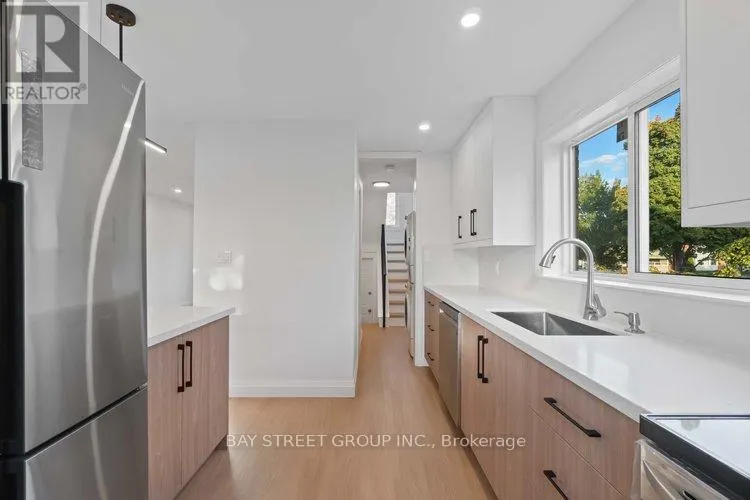 1372 FREEPORT DRIVE