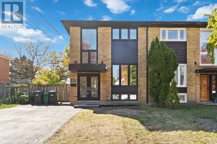 1372 FREEPORT DRIVE