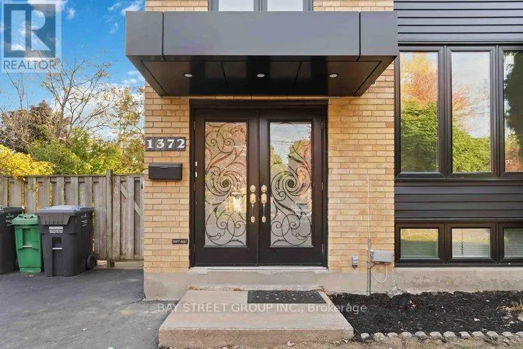 1372 FREEPORT DRIVE