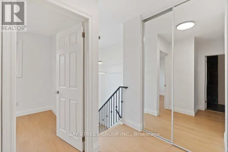 1372 FREEPORT DRIVE